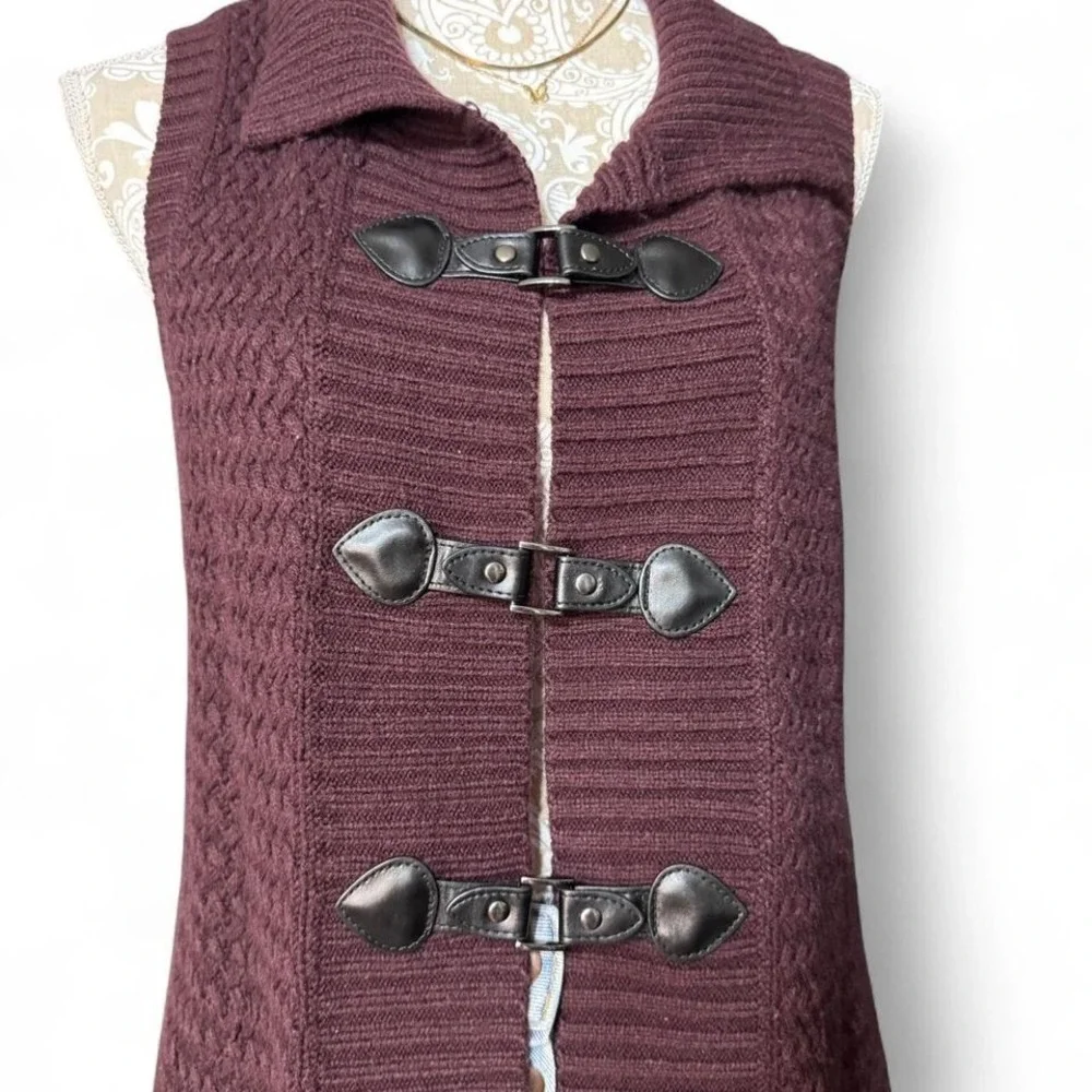 Style & Co Maroon Toggle Knit Sweater Vest L Sleeveless Cardigan Grunge Emo boho - Picture 2 of 4